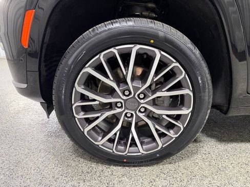 Used 2022 Jeep Grand Cherokee L Summit image 32