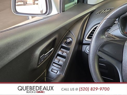 Used 2017 Chevrolet Trax LS FWD image 20