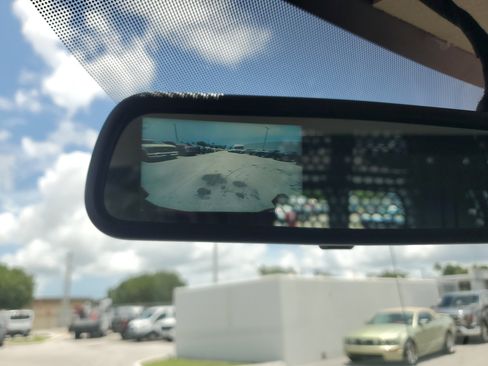 Used 2023 GMC Savana 2500 w/ Driver Convenience Package image 10