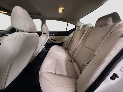 Used 2022 Nissan Altima 2.5 SV w/ SV Premium Package FWD image 25