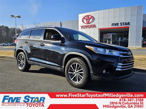 Used 2019 Toyota Highlander XLE image 1