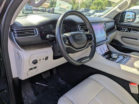 Used 2023 Jeep Grand Wagoneer Series II AWD/4WD image 15