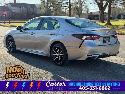 Used 2023 Toyota Camry SE FWD image 9