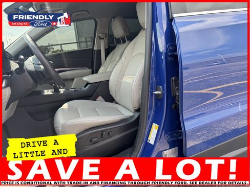 Used 2023 Cadillac XT4 Luxury image 12