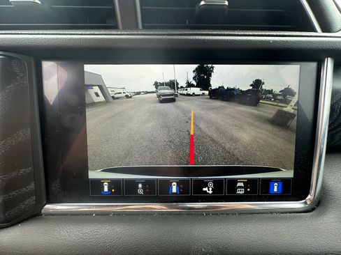 Used 2022 GMC Yukon XL Denali AWD/4WD image 27