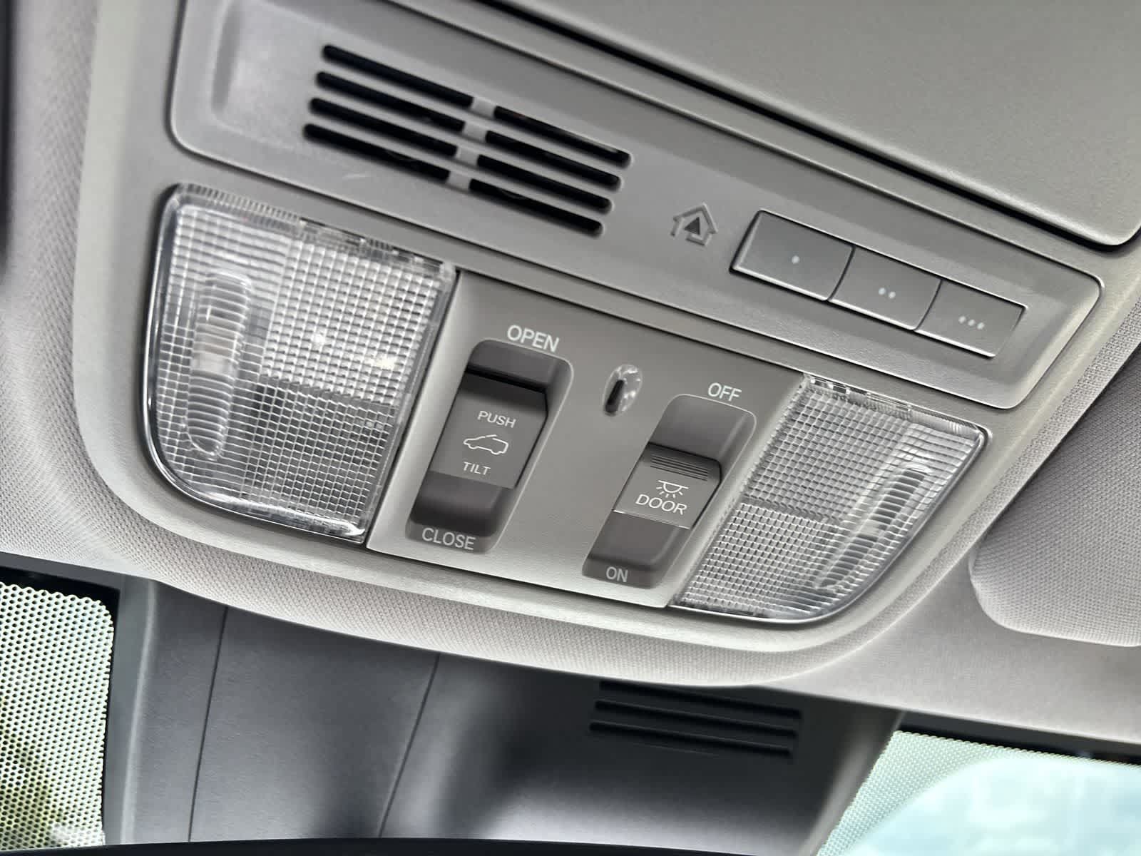Used 2020 Honda CR-V Touring image 27