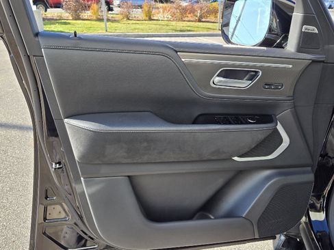 Certified 2025 INFINITI QX80 Luxe image 7