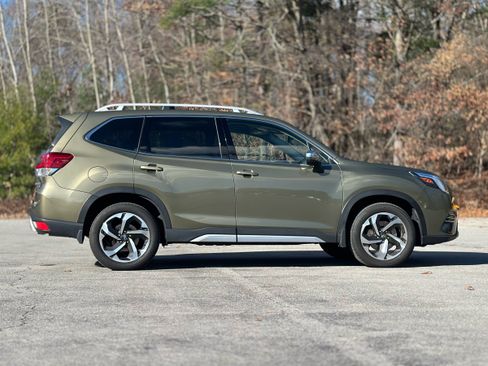 Used 2022 Subaru Forester Touring image 11