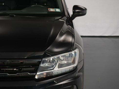 Used 2021 Volkswagen Tiguan SE R-Line image 6