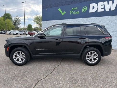 Used 2022 Jeep Grand Cherokee Limited AWD/4WD image 2