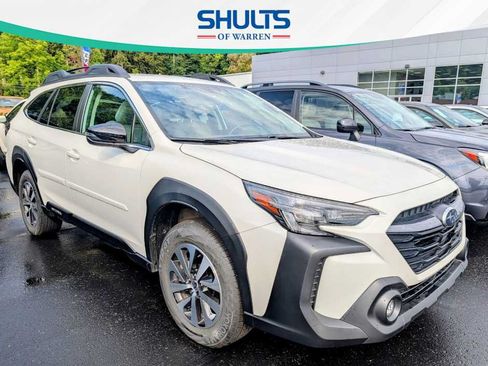 Used 2025 Subaru Outback Premium AWD/4WD image 1