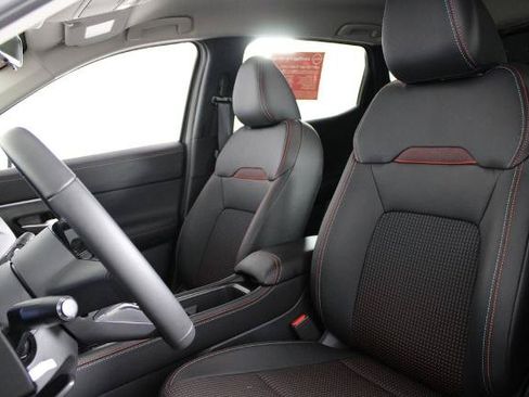Certified 2026 Nissan Kicks SR FWD image 19