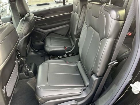 New 2025 Jeep Grand Cherokee L Limited w/ Luxury Tech Group II image 18