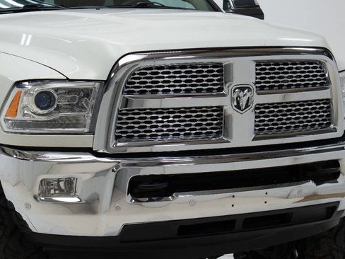 Used 2018 RAM 2500 Laramie AWD/4WD image 9