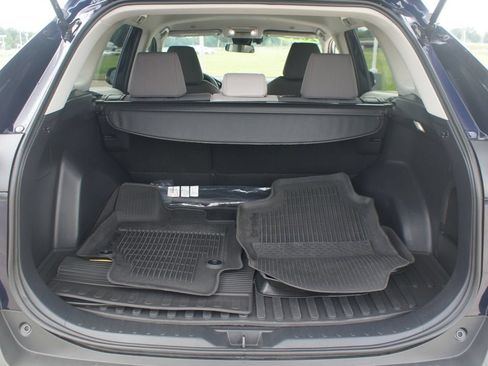 Used 2025 Toyota RAV4 XLE AWD/4WD image 17