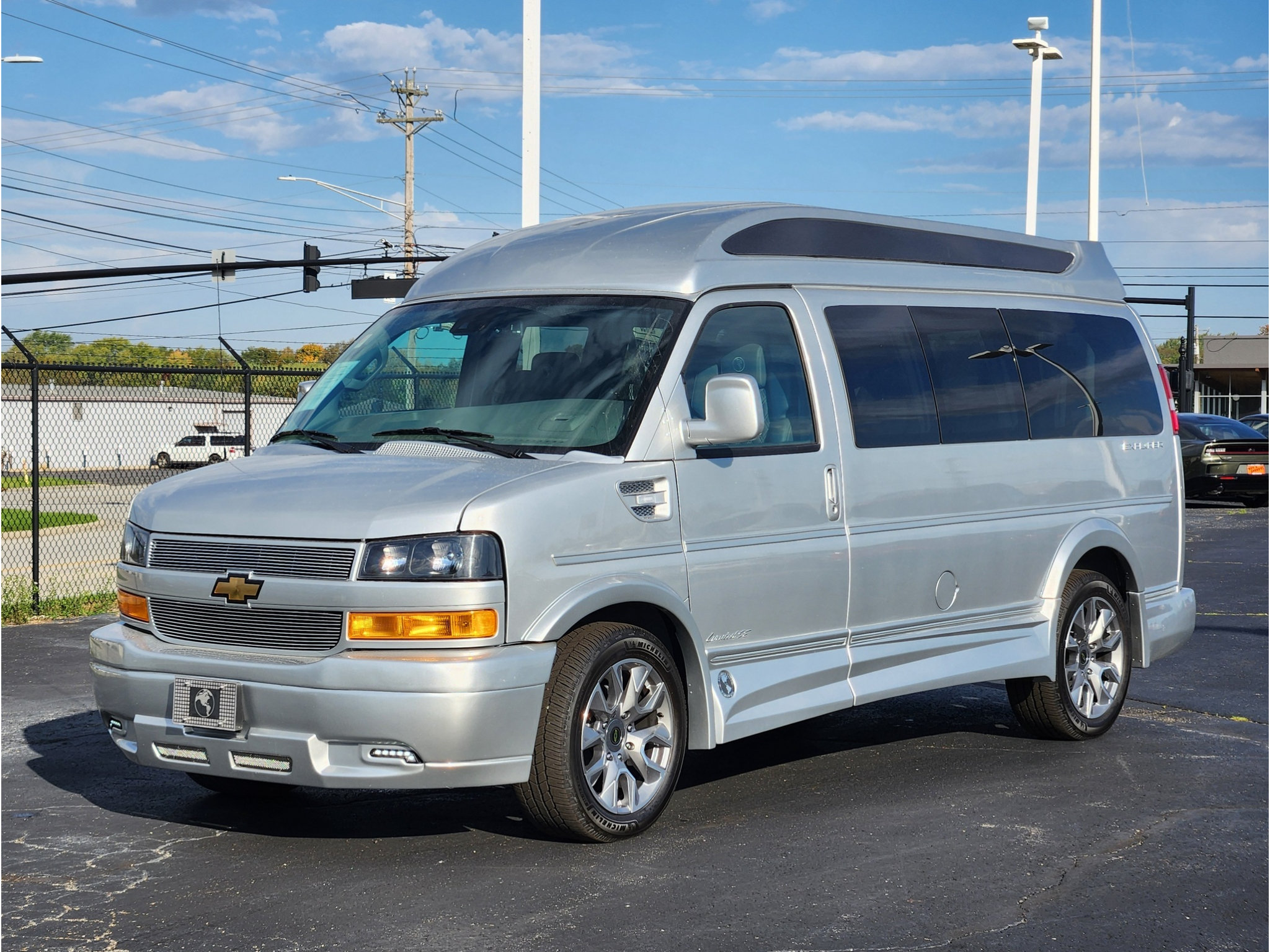 Used 2026 Chevrolet Express 2500 w/ Driver Convenience Package RWD image 17