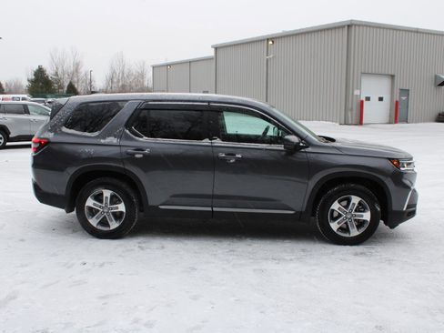 Used 2025 Honda Pilot EX-L image 4