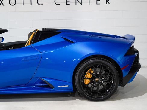 Used 2023 Lamborghini Huracan EVO image 33