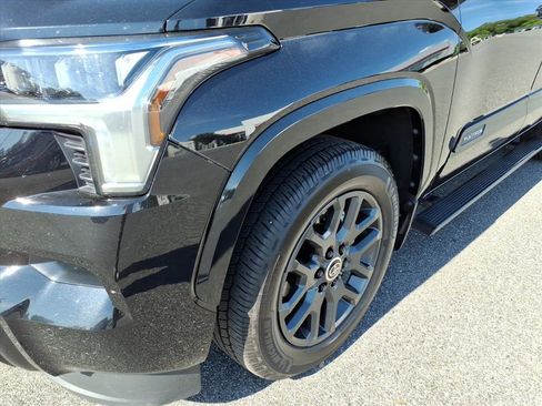 Certified 2024 Toyota Sequoia Platinum AWD/4WD image 8