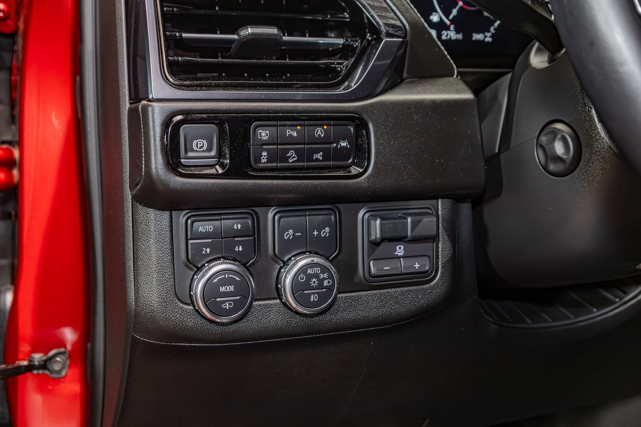 Used 2025 GMC Yukon AT4 Ultimate AWD/4WD image 17