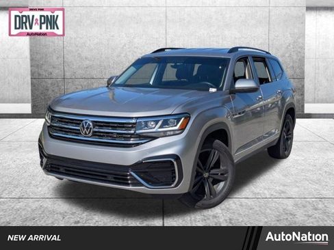 Used 2021 Volkswagen Atlas SE image 1