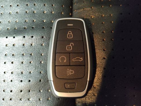 Used 2020 Chevrolet Sonic Premier image 32