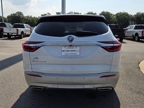 Used 2021 Buick Enclave Essence w/ Sound and Sites Package FWD image 10