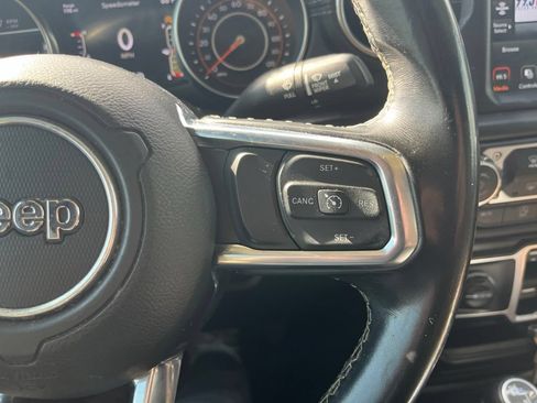 Used 2020 Jeep Gladiator Overland w/ Popular Equipment Package AWD/4WD image 15
