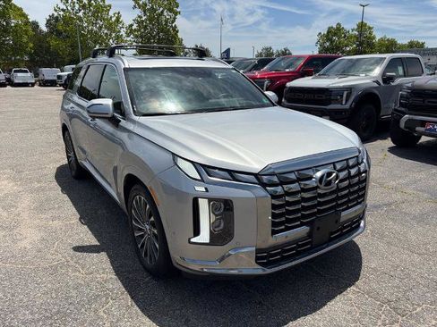 Used 2024 Hyundai Palisade Calligraphy AWD/4WD image 3