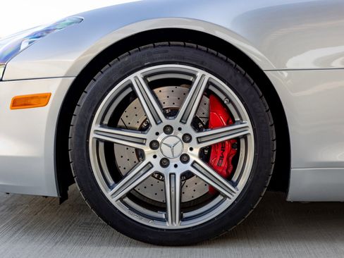 Used 2012 Mercedes-Benz SLS AMG AMG Coupe 2D image 31