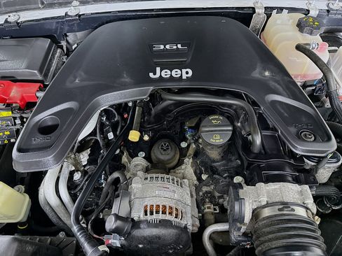 Used 2021 Jeep Gladiator Rubicon w/ Trailer Tow Package image 39