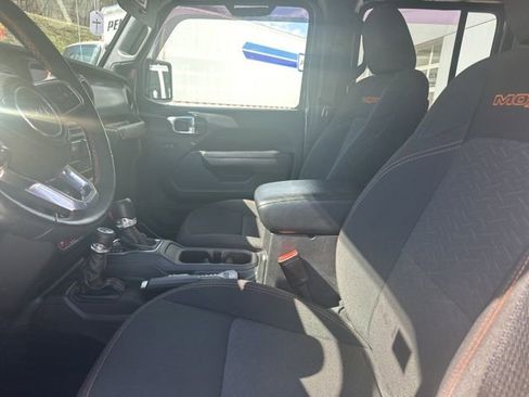 Used 2023 Jeep Gladiator Mojave w/ Cold Weather Group image 16