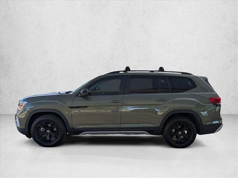 Used 2024 Volkswagen Atlas Peak Edition SE AWD/4WD image 9