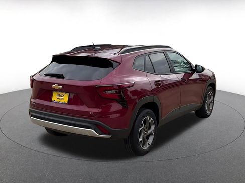 Used 2025 Chevrolet Trax LT FWD image 12