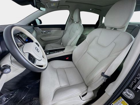 Used 2023 Volvo S90 B6 Plus AWD/4WD image 12