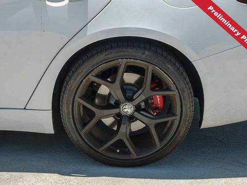 Used 2020 Alfa Romeo Giulia w/ Nero Edizione RWD image 11