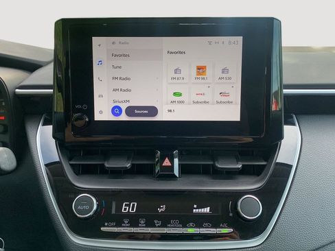 Used 2025 Toyota Corolla LE FWD image 27
