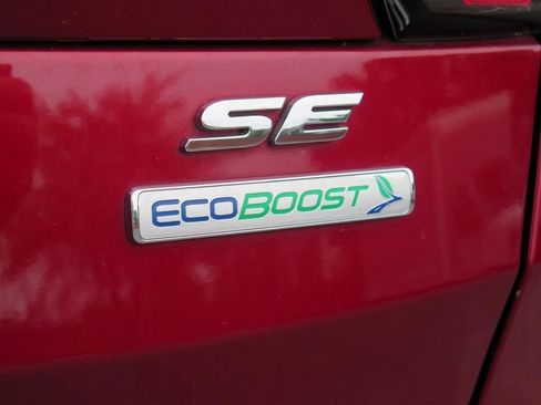 Used 2018 Ford Escape SE w/ SE Sync 3 Package FWD image 8
