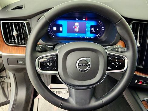 Used 2024 Volvo XC60 B5 Plus w/ Climate Package AWD/4WD image 13