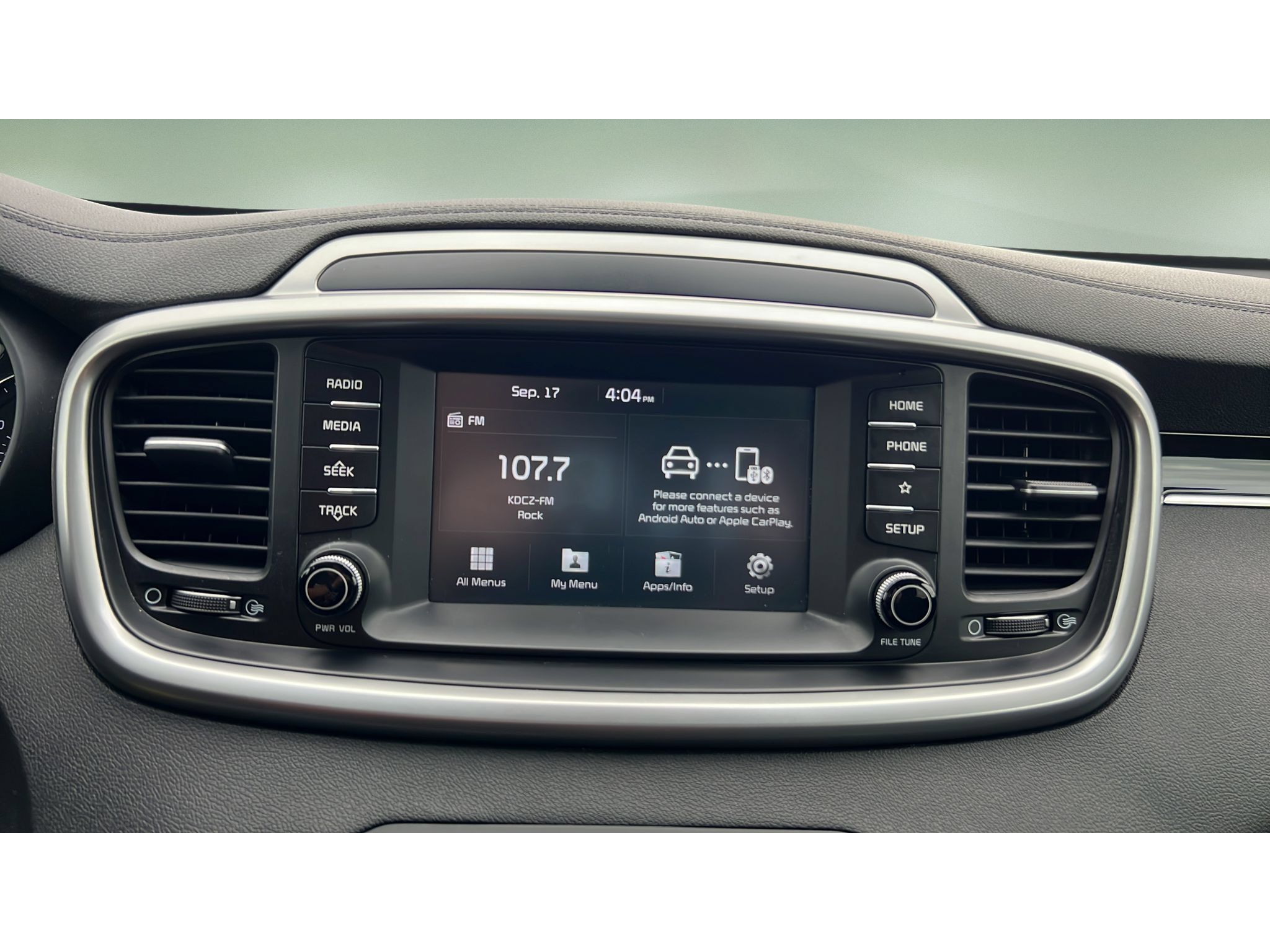 Used 2019 Kia Sorento AWD V6 image 18