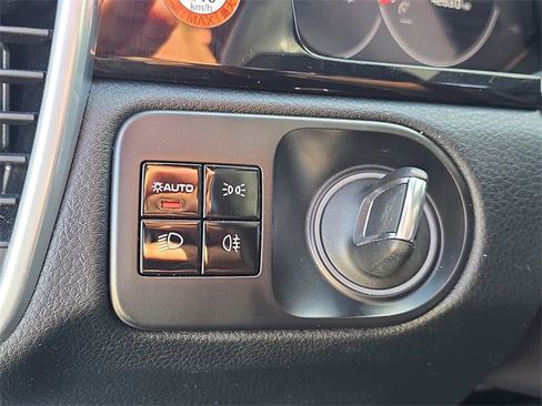 Used 2019 Porsche Cayenne S image 32