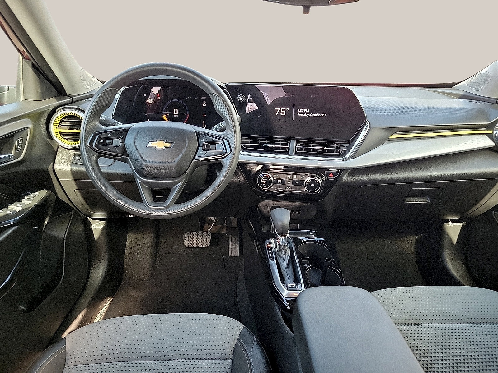 Used 2025 Chevrolet Trax LT FWD image 10