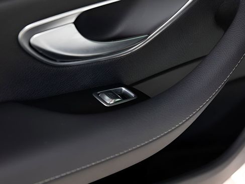 Used 2020 Mercedes-Benz E 350 Sedan image 54