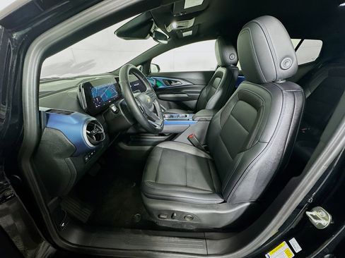 Used 2025 Chevrolet Equinox EV LT image 13