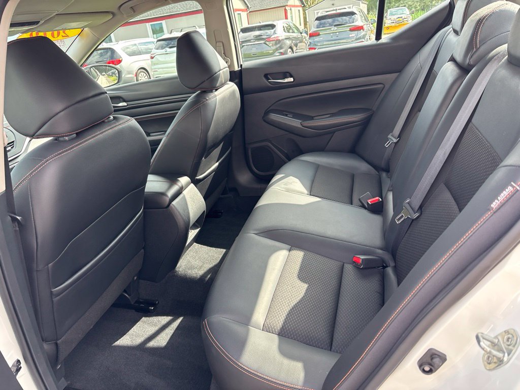 Used 2019 Nissan Altima 2.5 SR FWD image 16