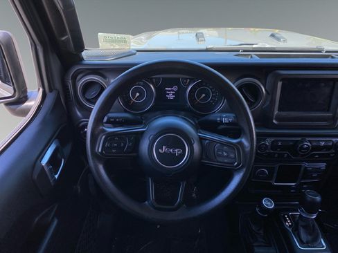 Used 2022 Jeep Gladiator Sport AWD/4WD image 12