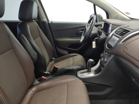 Used 2015 Chevrolet Trax LT w/ LT Plus Package AWD/4WD image 21