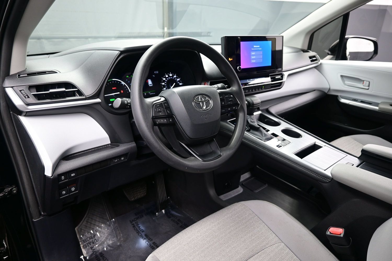 Used 2025 Toyota Sienna LE AWD/4WD image 13