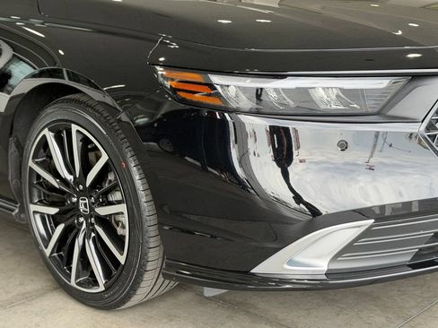 Used 2025 Honda Accord Touring image 8