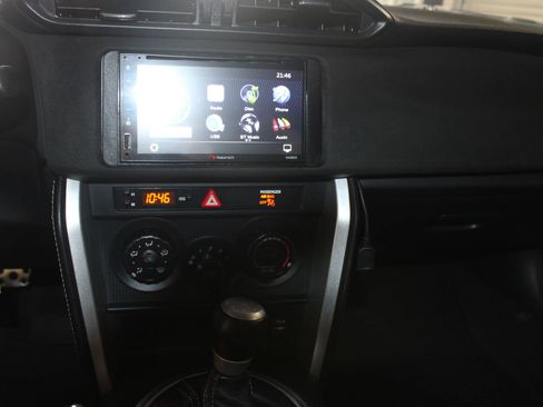 Used 2018 Toyota 86 image 15